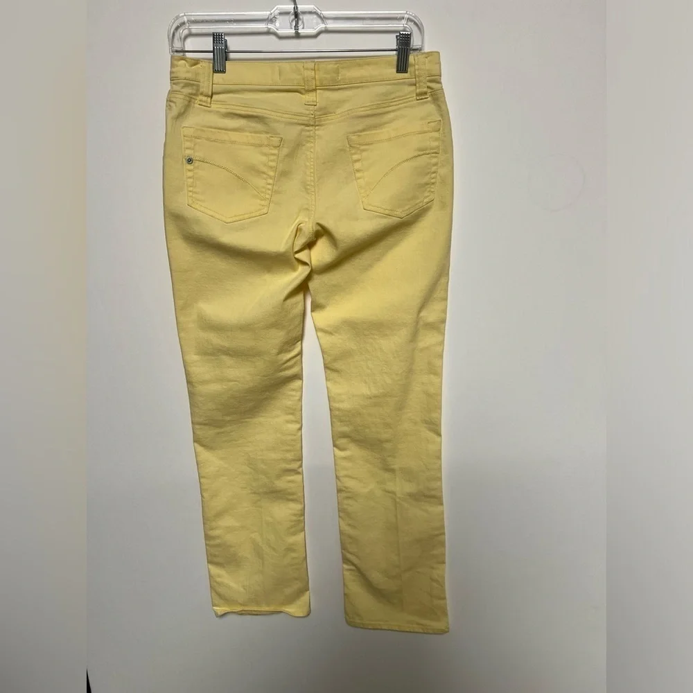 EXPRESS PRECISION FIT PALE YELLOW JEANS  SIZE 4